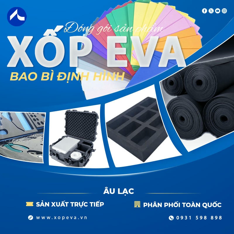 Công nhân kiểm tra sàn xốp EVA